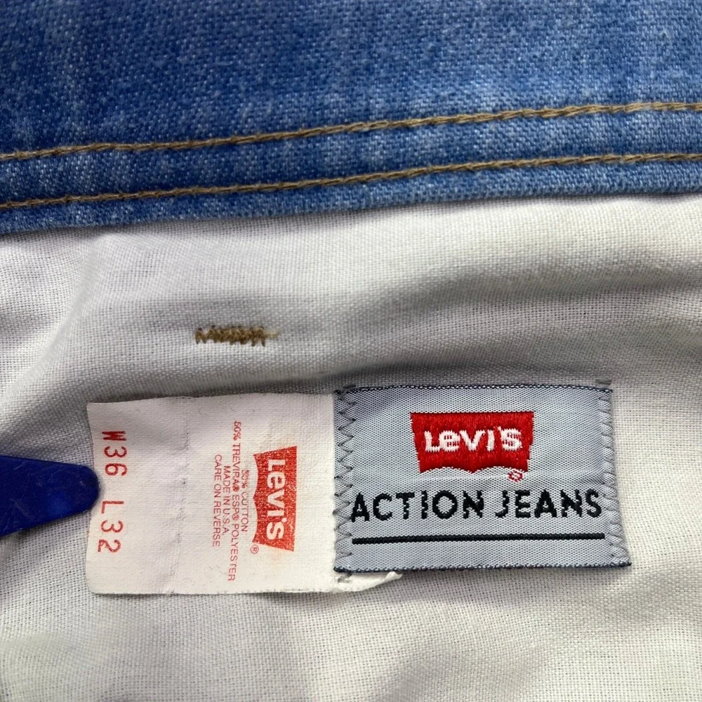 Vintage Levi's Action Jeans Light Wash Denim Straight Leg Men Sz 36 Fits 34